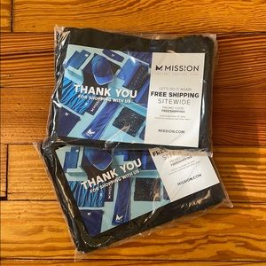 Pair (2) of NWT Mission Cooling Gaiters 😷